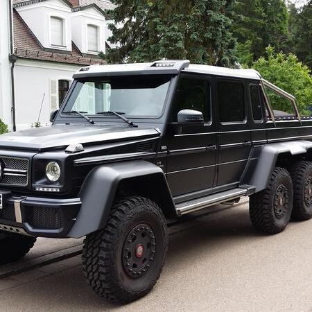 Mercedes G6x6 Pick-Up Plane aus Sonnenland